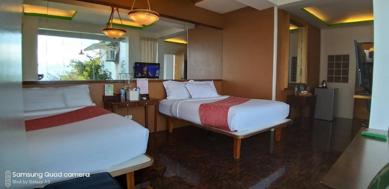 The Carmelence View Bed and Breakfast Tagaytay City Εξωτερικό φωτογραφία